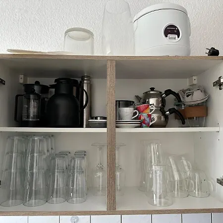 Schoene 75qm Wohnung, Zentral, Ruhig, 2 Schlafzimmer Und Kueche, Office Апартаменты