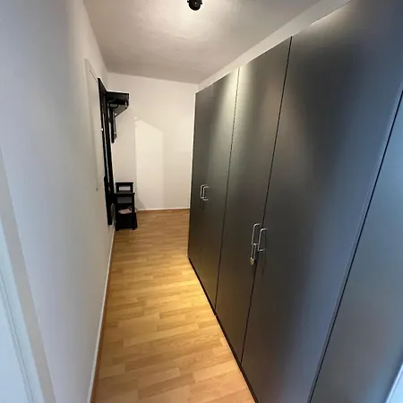 Schoene 75qm Wohnung, Zentral, Ruhig, 2 Schlafzimmer Und Kueche, Office * Дортмунд