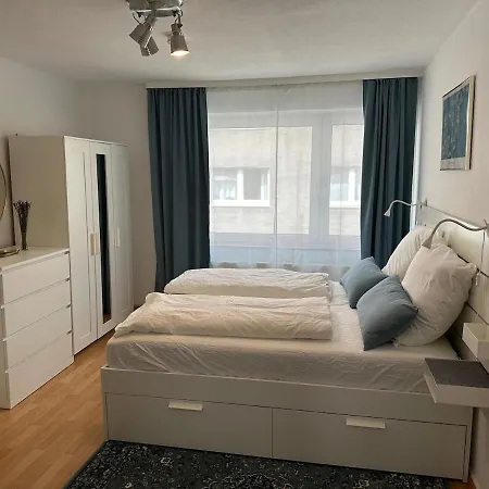 Апартаменты Schoene 75qm Wohnung, Zentral, Ruhig, 2 Schlafzimmer Und Kueche, Office *