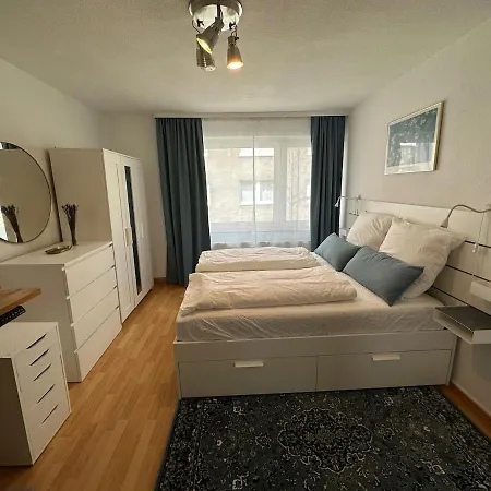 Schoene 75qm Wohnung, Zentral, Ruhig, 2 Schlafzimmer Und Kueche, Office *