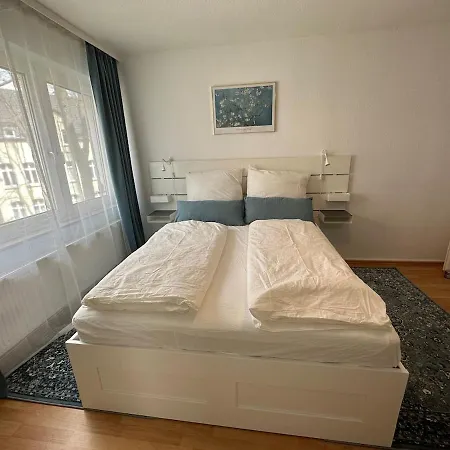 Апартаменты Schoene 75qm Wohnung, Zentral, Ruhig, 2 Schlafzimmer Und Kueche, Office