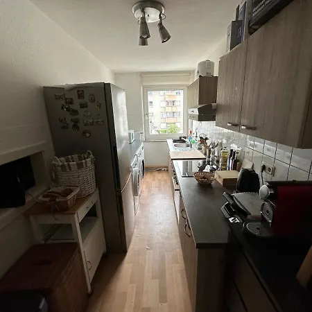 Апартаменты Schoene 75qm Wohnung, Zentral, Ruhig, 2 Schlafzimmer Und Kueche, Office *