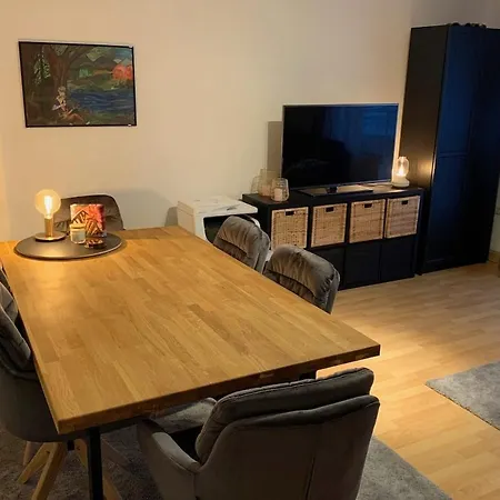 Апартаменты Schoene 75qm Wohnung, Zentral, Ruhig, 2 Schlafzimmer Und Kueche, Office Дортмунд