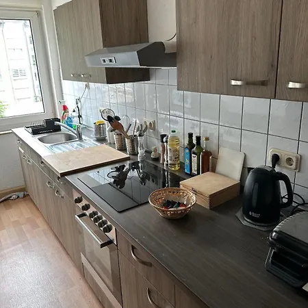 Schoene 75qm Wohnung, Zentral, Ruhig, 2 Schlafzimmer Und Kueche, Office Дортмунд
