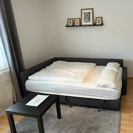Апартаменты Schoene 75qm Wohnung, Zentral, Ruhig, 2 Schlafzimmer Und Kueche, Office *